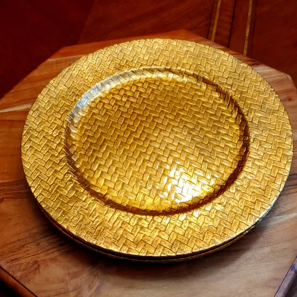 4 Charger plates